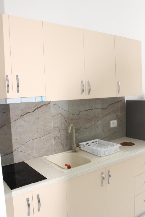 Leva'S Apartments Sarandë 外观 照片