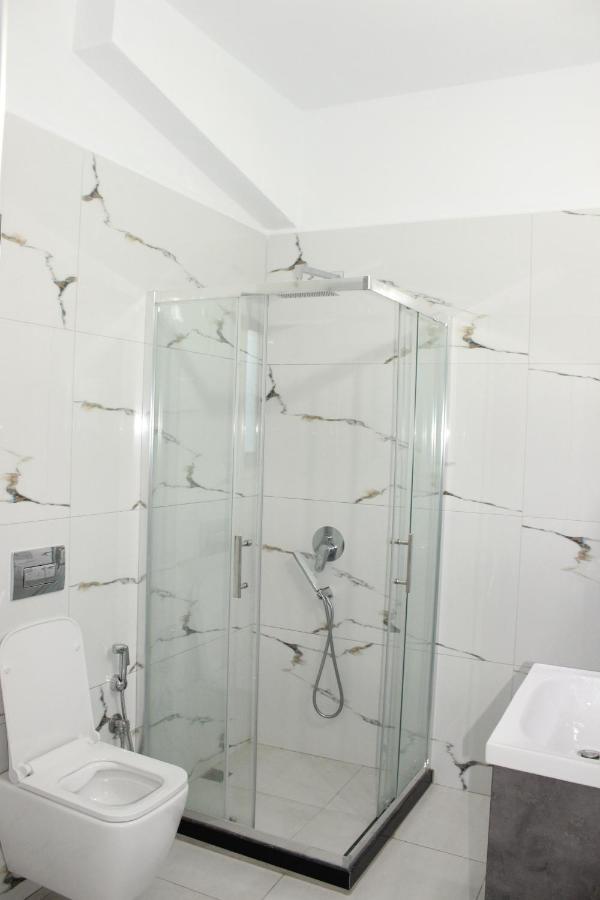 Leva'S Apartments Sarandë 外观 照片